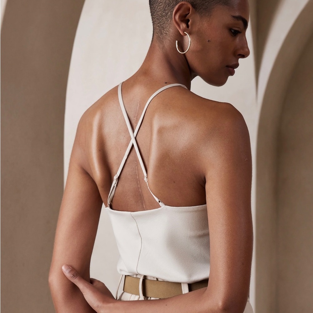 Banana Republic Factory women’s XS white Twist Front Crepe Camisole tank top - Picture 2 of 6